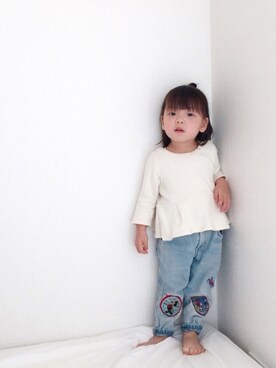 「quoti use fith（クゥオティ　ユース　フィス）の長袖デザインスウェット（スウェット、ホワイト系）」を使った、punanaさん（キッズ・80cm）の春コーディネート