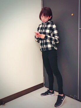 「Mimosa（ミモザ）のアイテム」を使った、Eve Chenさん（レディース・159cm）の冬コーディネート