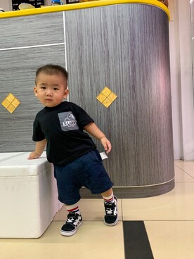 「lativ（ラティーヴ）のアイテム」を使った、蕭如さん（キッズ・70cm）の秋コーディネート