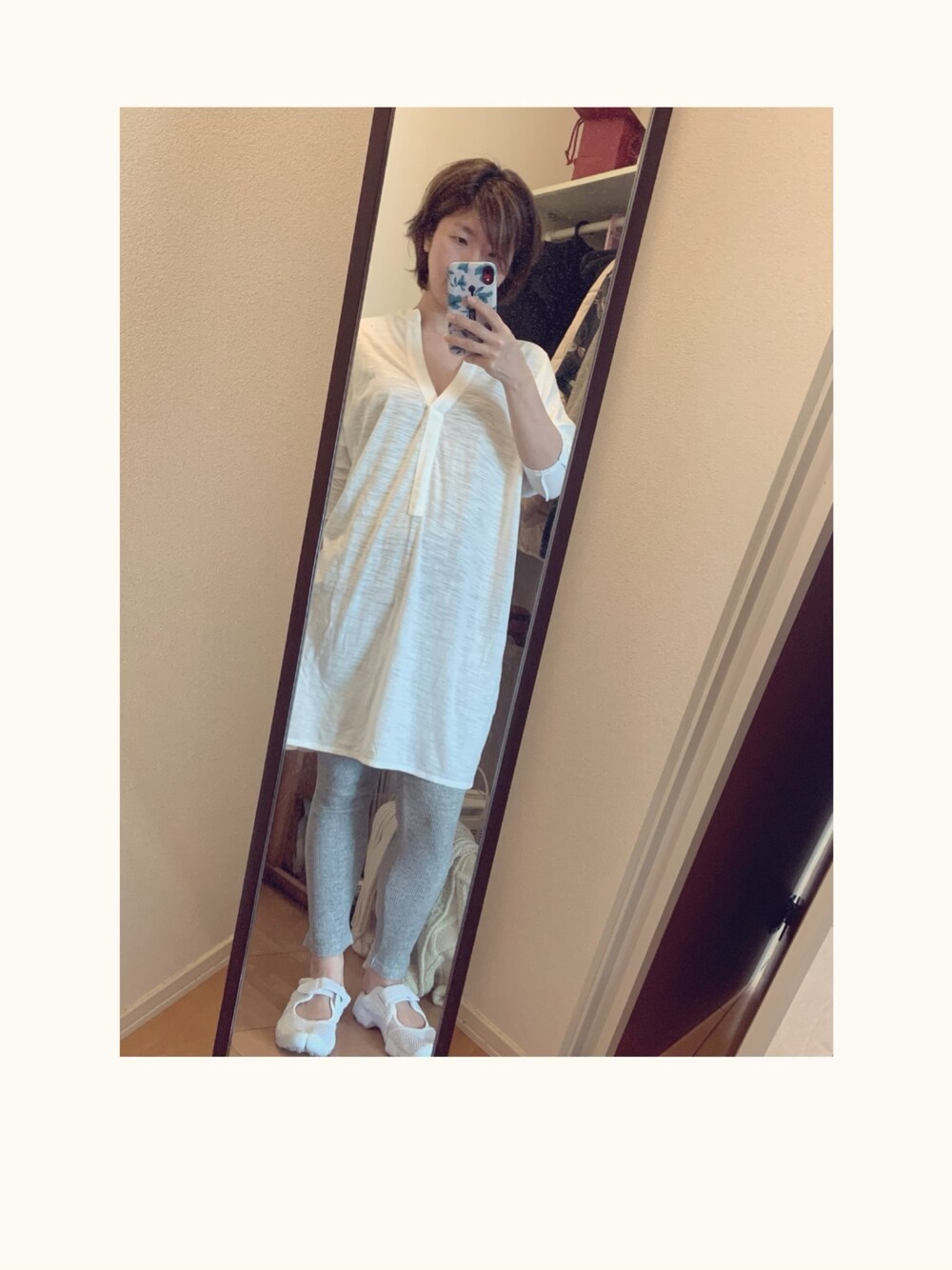 「夏、シンプル、休日スタイル、大人カジュアル、シャツワンピ、レギンス、NIKE、エアリフト、TODAYFUL」｜「TODAYFULのアイテム（シャツ/ブラウス、ホワイト系）」を使った、yukacocoさん（レディース・160cm）の夏コーディネートの1枚目の写真