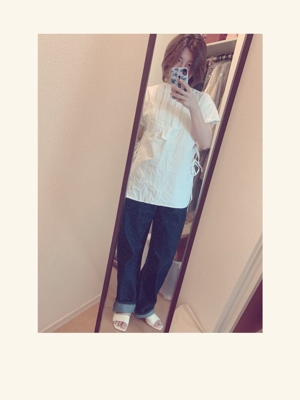 「夏、カジュアル、大人カジュアル、オトナ女子、ドレスシャツ、サンダル、TODAYFUL、デニム、ハイウエストデニム、FREAK’Ｓ STORE」｜「TODAYFULのハーフスリーブドレスシャツ（シャツ/ブラウス、ホワイト系）」を使った、yukacocoさん（レディース・160cm）の夏コーディネートの1枚目の写真
