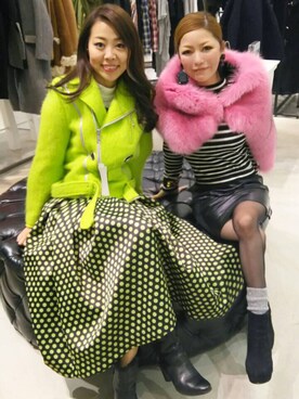 「LILY BROWN（リリーブラウン）のスクエアトゥミディ丈ブーツ（靴子、ブラック系）」を使った、山根亮さん（レディース・167cm）の冬コーディネート
