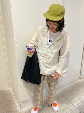 「ITEMS URBANRESEARCH（アイテムズ アーバンリサーチ）のアイテム（マウンテンパーカー）」を使った、ERINAさん（レディース・154cm）の春コーディネート