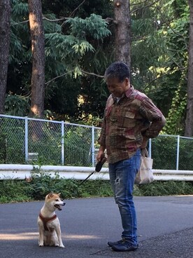 「柴犬」｜「アイテム（その他）」を使った、KGさん（メンズ・165cm）の秋コーディネート
