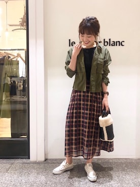 「寒い」｜「アイテム（ミリタリージャケット）」を使った、ルクールブラン名古屋セントラルパーク店スタッフさん（レディース・166cm）の夏コーディネート