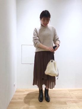 「雨」｜「アイテム（財布/小物）」を使った、ルクールブラン名古屋セントラルパーク店スタッフさん（レディース・161cm）の秋コーディネート