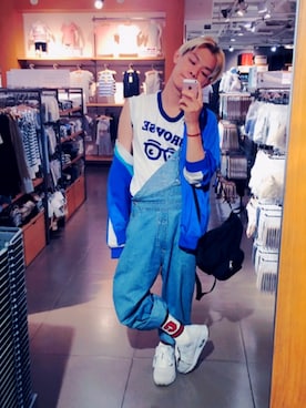 「PULL&BEAR（プルアンドベア）のアイテム（Tシャツ/カットソー）」を使った、五右衛門さん（メンズ・166cm）の秋コーディネート