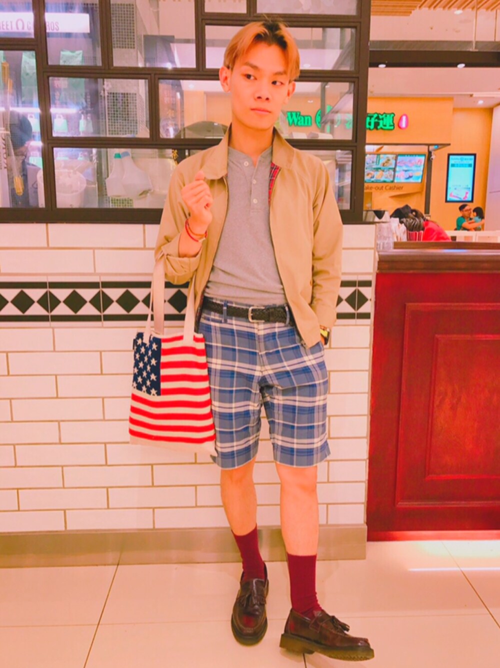 「Dr. Martensのアイテム（バレエシューズ、レッド系）」を使った、五右衛門さん（メンズ・166cm）の秋コーディネートの1枚目の写真