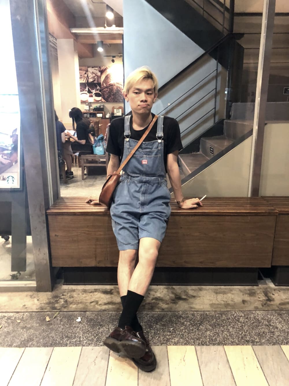 「Dr. Martensのアイテム（ローファー、レッド系）」を使った、五右衛門さん（メンズ・166cm）の春コーディネートの1枚目の写真