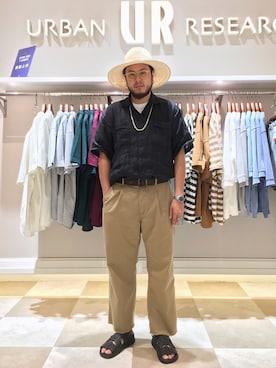 「KIJIMA TAKAYUKI」｜「アイテム（チノパンツ）」を使った、WAYNEさん（メンズ・171cm）の夏コーディネート