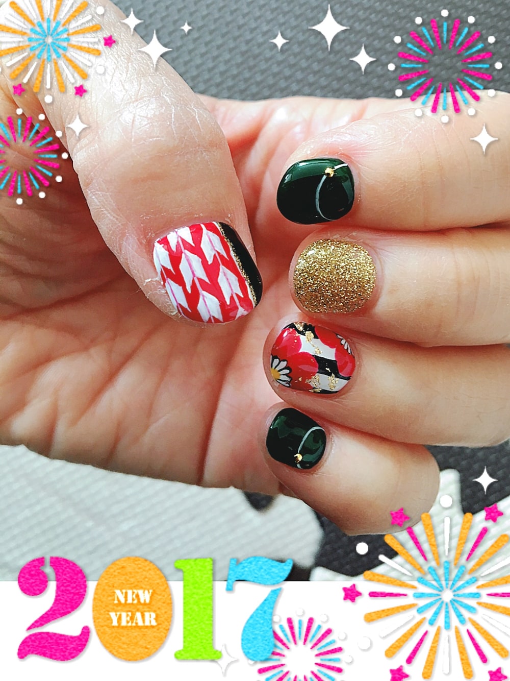 「NAILSのアイテム（その他、レッド系）」を使った、NassYさん（レディース・162cm）の冬コーディネートの1枚目の写真