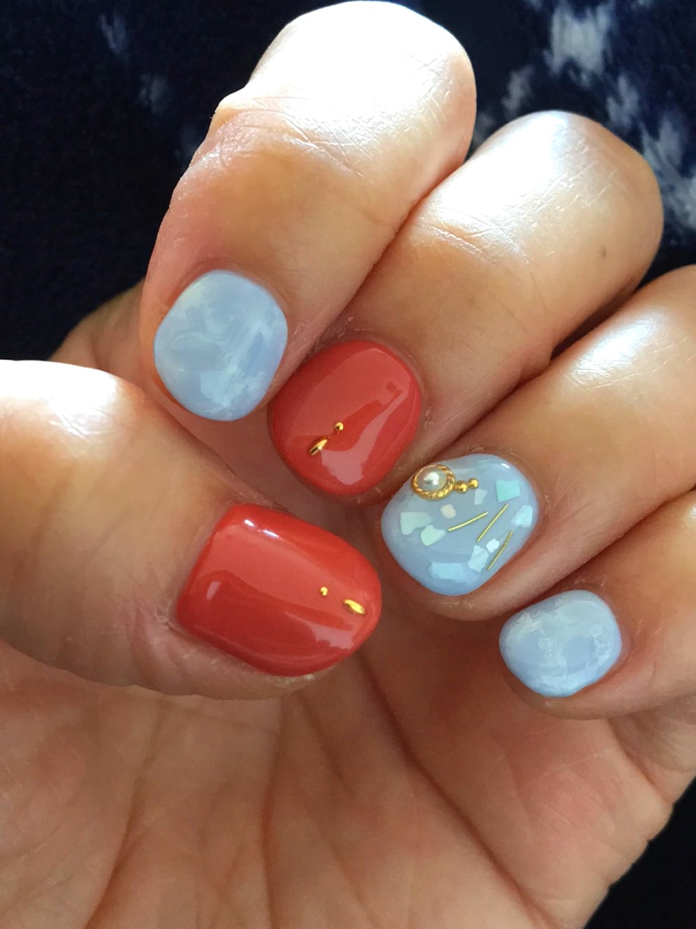「NAILSのアイテム（その他、ブルー系）」を使った、NassYさん（レディース・162cm）の春コーディネートの1枚目の写真