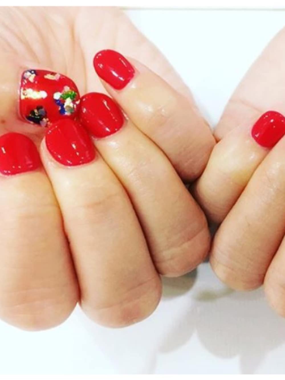 「NAILSのアイテム（その他、レッド系）」を使った、NassYさん（レディース・162cm）の夏コーディネートの1枚目の写真