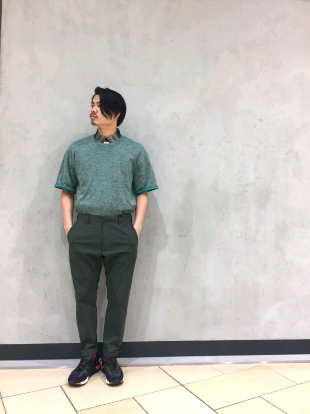 「dieselterracemallshonan、シンプル」｜「DIESELのアイテム（トップス、グリーン系）」を使った、KIMUさん（メンズ・168cm）の春コーディネートの1枚目の写真