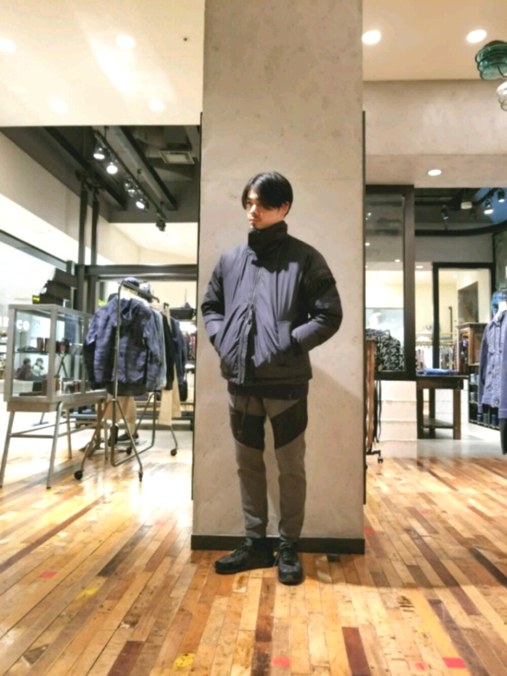 「秋のコーデ、秋冬、dieselterracemallshonan、ダウンジャケット、ダウン」｜「DIESELのY01534P1349（スニーカー、ブラック系）」を使った、KIMUさん（メンズ・168cm）の秋コーディネートの1枚目の写真