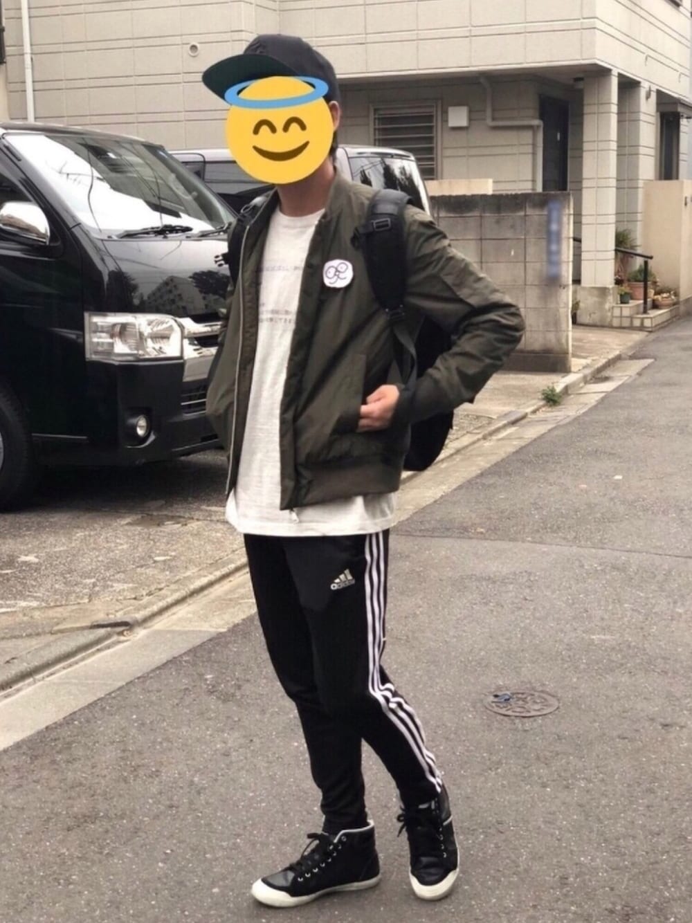 「因果晒し、ACID BREATH、グリーンコーデ、ショート丈トップス、EXVS、SDBT、ピノ、SUZURI、シンプル、自作」｜「masikakunのアイテム（Tシャツ/カットソー、グレー系）」を使った、masikakun@LINEスタンプ販売さん（メンズ・171cm）の春コーディネートの1枚目の写真