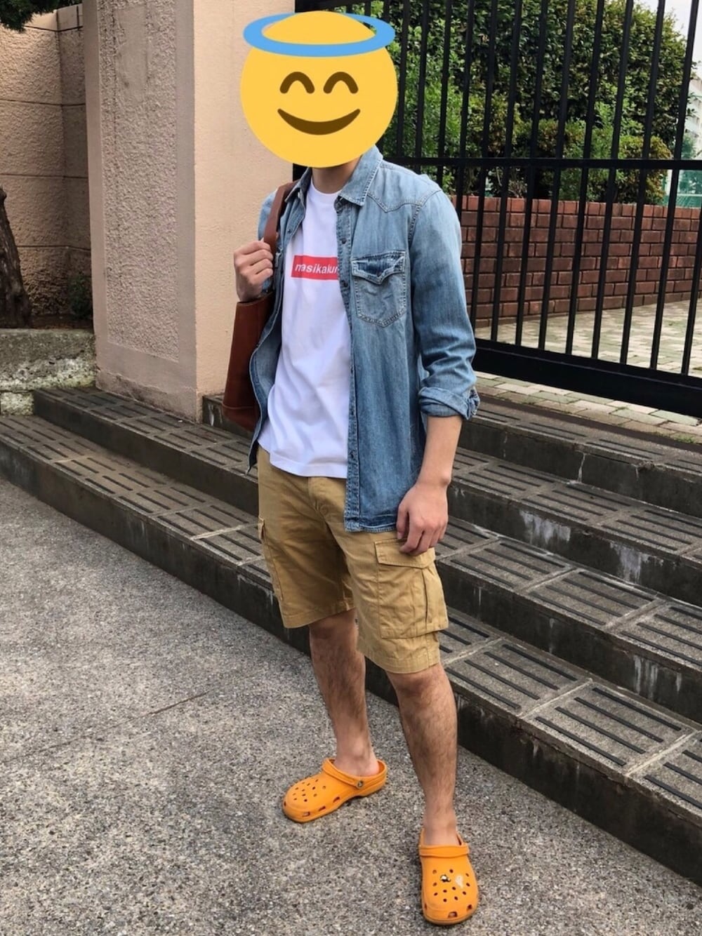 「近藤真彦さん、夏セールで買いました、母校、オプティマイザー、夏の幻、知念侑李、クロックスもどき」｜「American Eagleのアイテム（デニムジャケット、ブルー系）」を使った、masikakun@LINEスタンプ販売さん（メンズ・172cm）の夏コーディネートの1枚目の写真