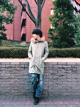 「STUDIOUS（ステュディオス）のアイテム（トレンチコート）」を使った、小川 哲央(てつを)さん（メンズ・170cm）の春コーディネート