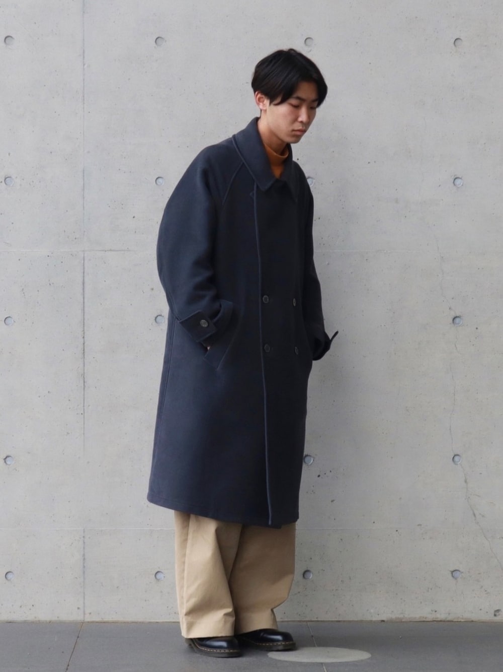 Graphpaperのチェスターコートを使ったメンズ人気ファッション