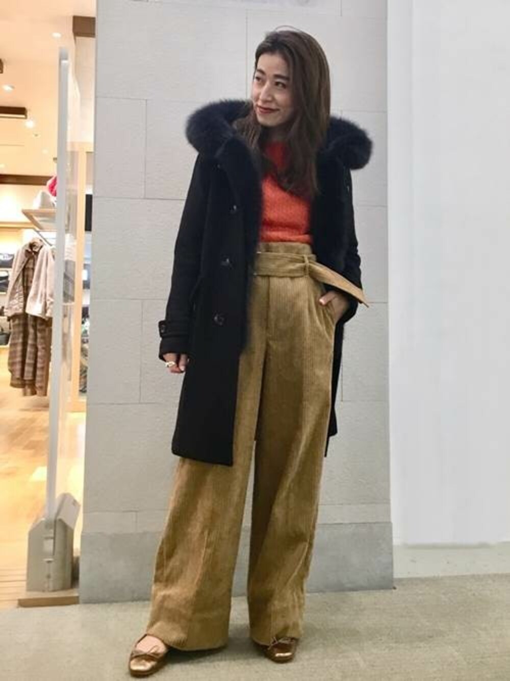 「カジュアル、ダッフルコート、大人カジュアル、SHIPS for women」｜「SHIPSのコーデュロイワイドパンツ（その他パンツ、イエロー系）」を使った、窪田さん（レディース・154cm）の秋コーディネートの1枚目の写真