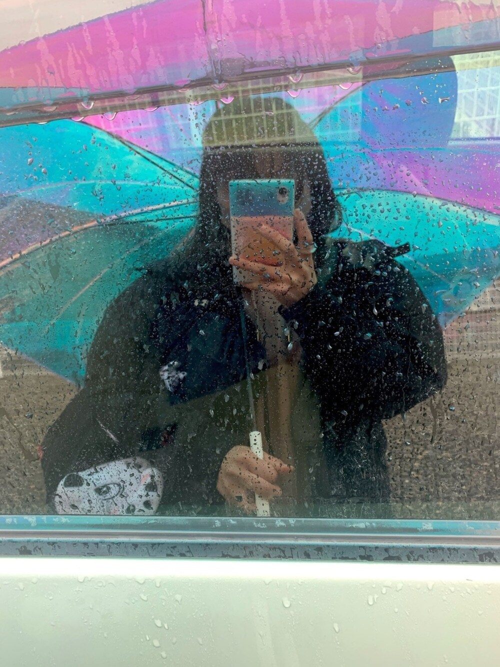「雨の日コーデ」｜「adidasのアイテム（その他アウター、ブラック系）」を使った、chihonnuさん（レディース・155cm）の春コーディネートの1枚目の写真