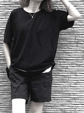 「アイテム（バングル/リストバンド、イエロー系）」を使った、mikiさん（レディース・168cm）の夏コーディネート