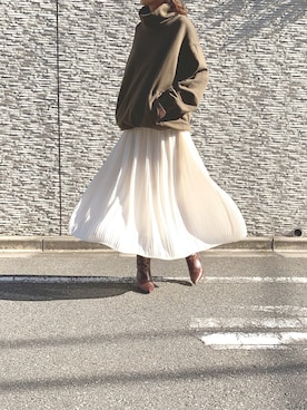 「アイテム（バングル/リストバンド、イエロー系）」を使った、mikiさん（レディース・168cm）の秋コーディネート