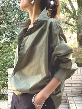 「アイテム（バングル/リストバンド、イエロー系）」を使った、mikiさん（レディース・168cm）の春コーディネート