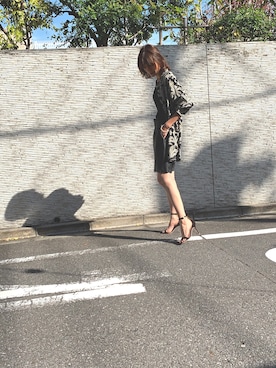 「アイテム（バングル/リストバンド、イエロー系）」を使った、mikiさん（レディース・168cm）の春コーディネート