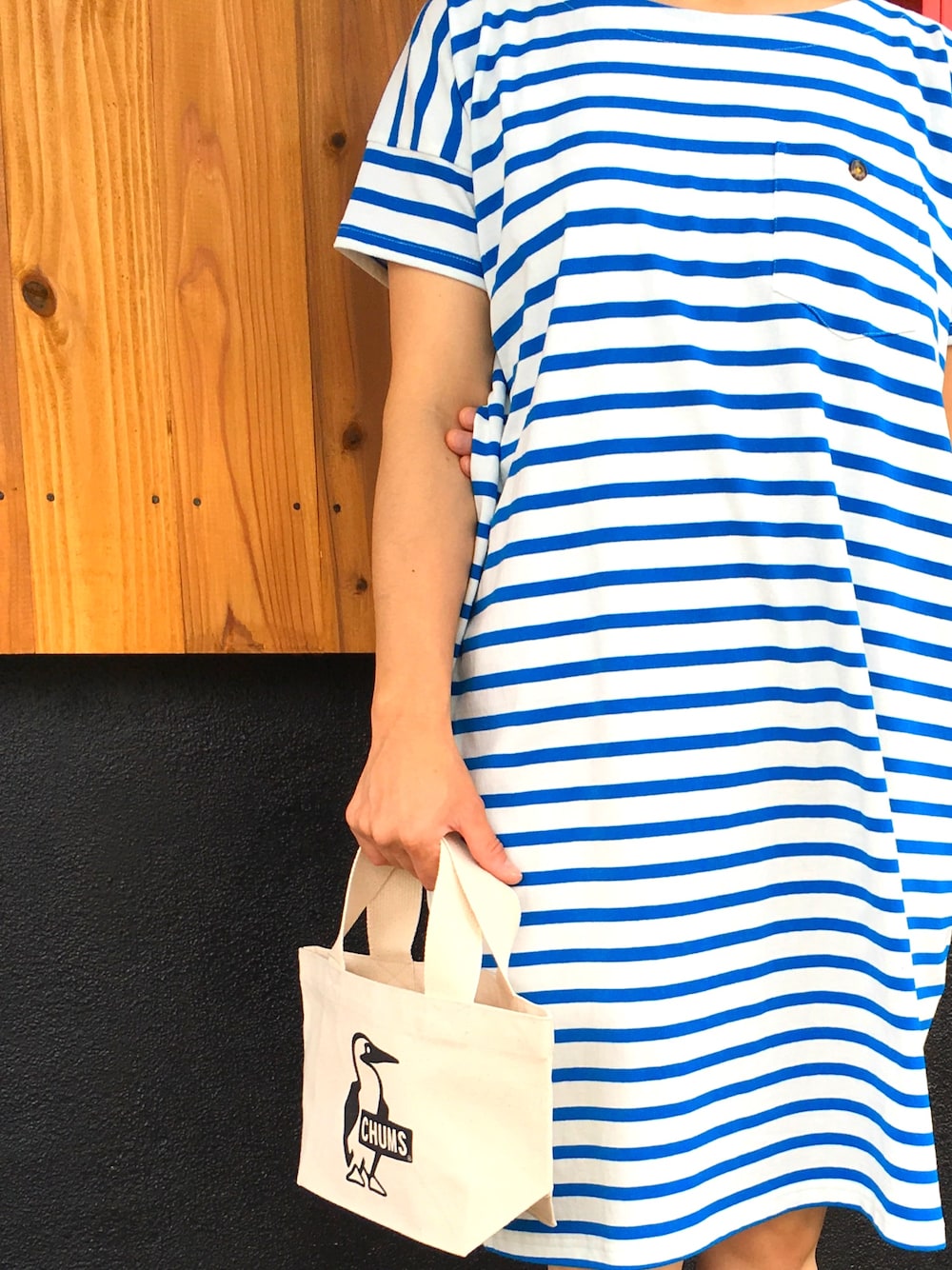 「夏コーデ、シンプル、ママコーデ、ラクチンコーデ、ボーダー」｜「CHUMSのCHUMS Booby Mini Canvas（トートバッグ、ホワイト系）」を使った、スプラウトゼロさん（レディース・157cm）の夏コーディネートの1枚目の写真