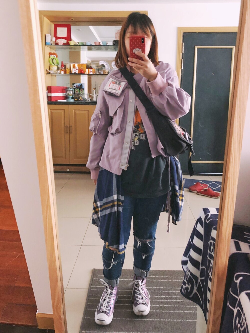 「spring、今日のコーデ、converse、ウエストポーチ、妊婦」｜「UNSPOKENのアイテム（MA-1、パープル系）」を使った、endlievanさん（レディース・158cm）の春コーディネートの1枚目の写真