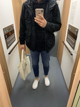 「WOOLRICH（ウールリッチ）のアイテム（マウンテンパーカー）」を使った、タニタクさん（メンズ・180cm）の冬コーディネート