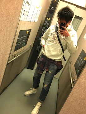 「Champion（チャンピオン）の【CHAMPION】プリントスウェットパーカー（パーカー、ホワイト系）」を使った、hirokiさん（メンズ・176cm）の春コーディネート