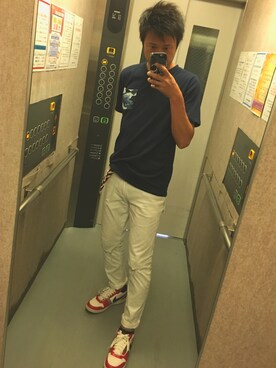 「NIKE（ナイキ）のアイテム（スニーカー、ホワイト系）」を使った、hirokiさん（メンズ・176cm）の秋コーディネート