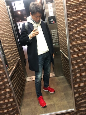 「ASICS（アシックス）のアイテム（スニーカー、レッド系）」を使った、hirokiさん（メンズ・176cm）の冬コーディネート