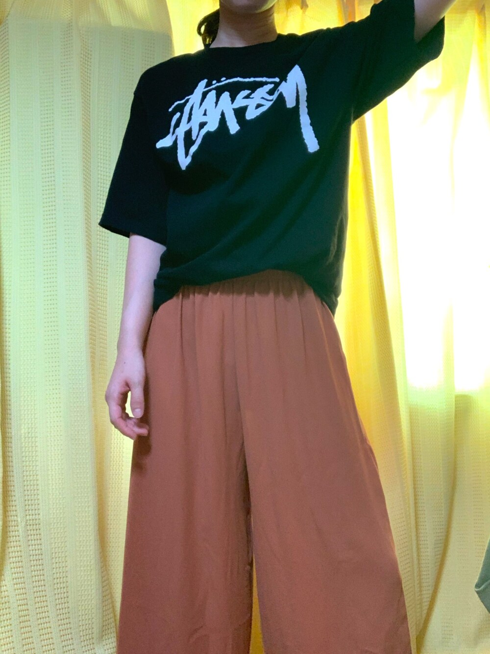「シンプルコーデ、プリントT、おしゃれさんと繋がりたい」｜「STUSSYのOld  Stock Tee（Tシャツ/カットソー、ブラック系）」を使った、まこめしさん（レディース・149cm）の秋コーディネートの1枚目の写真