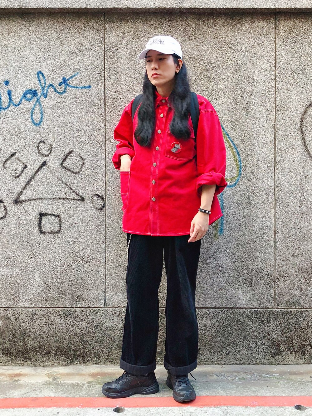 「NIKE、monarch、NEWHATTAN、red、hardcore、punk、vintage」｜「newhattanのアイテム（キャップ、ホワイト系）」を使った、高中さん（メンズ・175cm）の秋コーディネートの1枚目の写真