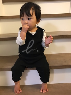 「アイテム（ロンパース、ブラック系）」を使った、renrenrenaさん（レディース・80cm）の秋コーディネート