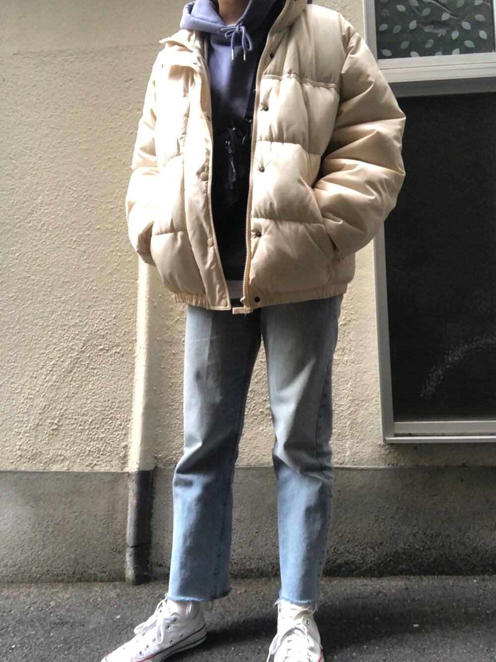 「今日のコーデ、休日スタイル、休日コーデ、お洒落さんとつながりたい、carhartt、ダウンジャケット、カジュアルコーデ」｜「w closetのエコダウン_（ダウンジャケット/コート、ホワイト系）」を使った、yumaさん（レディース・161cm）の春コーディネートの1枚目の写真