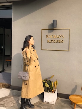 「休闲」｜「アイテム（トレンチコート）」を使った、鄧文萱zikzin_さん（レディース・164cm）の秋コーディネート