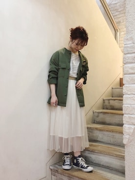 「ラメスカート」｜「アイテム（ノーカラージャケット）」を使った、ねねさん（レディース・155cm）の春コーディネート