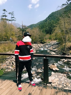 「White Mountaineering」｜「アイテム（スウェット）」を使った、Bluefishyさん（メンズ・173cm）の春コーディネート
