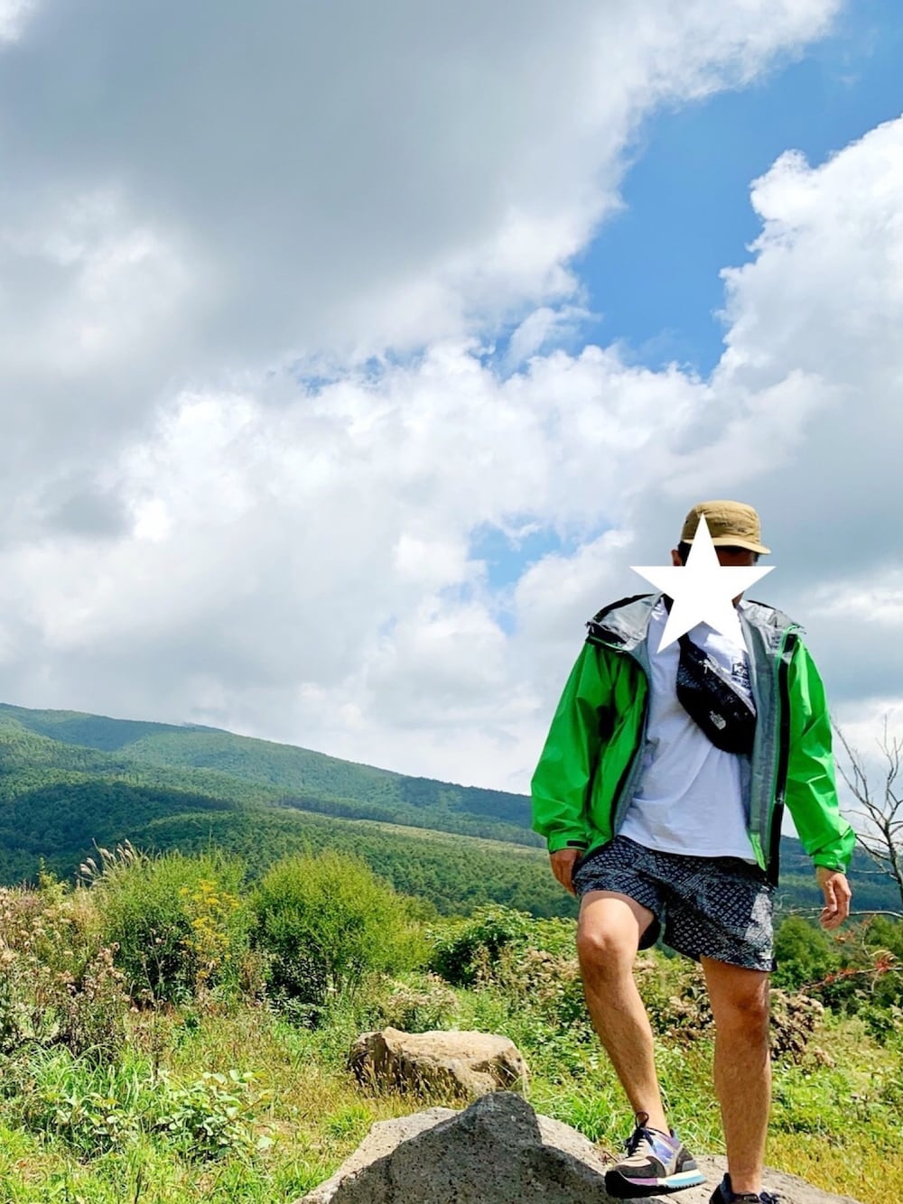 「山、アウトドアスタイル、THE NORTH FACE、人いない、旅記録」｜「THE NORTH FACEのザ ノース フェイス ＧＯＲＥ－ＴＥＸ　Ｔｒｅｋｋｅｒ　Ｃａｐ（キャップ、ベージュ系）」を使った、mosさん（メンズ・178cm）の秋コーディネートの1枚目の写真