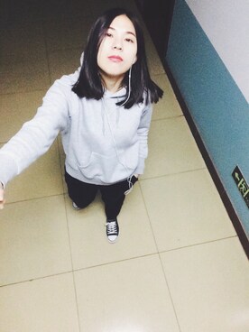 「回力のアイテム（Other Shoes、ブラック系）」を使った、沉默的独行者さん（レディース・160cm）の冬コーディネート