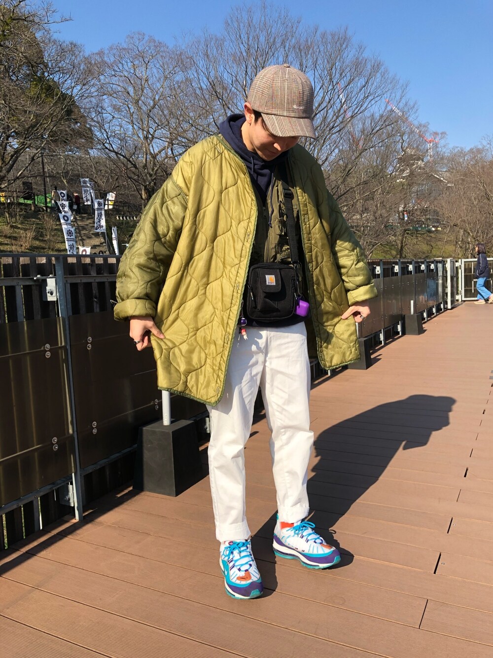 「ミリタリー、VINTAGE、古着、チェックキャップ、AIRMAX97、military、carhartt、M65ライナー、おしゃれさんと繋がりたい、古着好きな人と繋がりたい」｜「VINTAGEのアイテム（ミリタリージャケット、グリーン系）」を使った、nishioka さん（メンズ・169cm）の春コーディネートの1枚目の写真