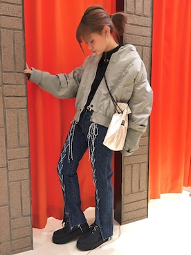 「RNA（アールエヌエー）のアイテム（MA-1）」を使った、まみたすさん（レディース・152cm）の冬コーディネート