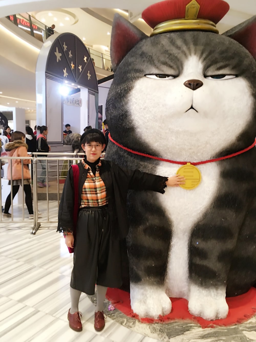 「UNIQLOのアイテム（シャツ/ブラウス、オレンジ系）」を使った、朵铎萌さん（レディース・157cm）の秋コーディネートの1枚目の写真