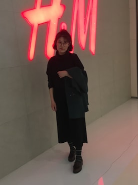 「axes femme（アクシーズファム）のアイテム（チノパンツ）」を使った、朵铎萌さん（レディース・157cm）の春コーディネート