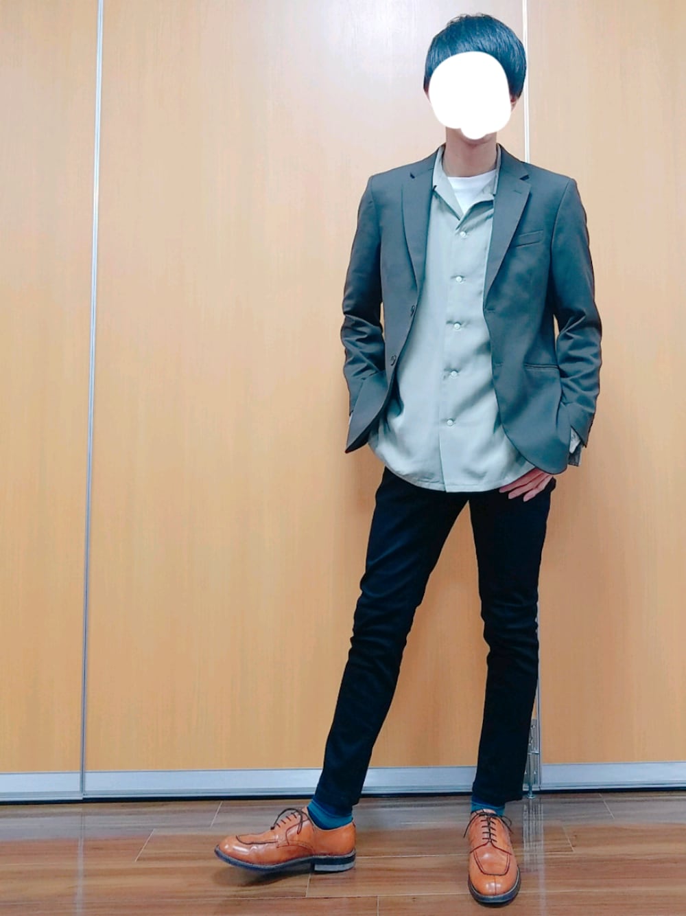 「春、GU、UNIQLO、regal、RAGEBLUE、ジャケパン、ジャケット、プチプラ」｜「GUのテーラードジャケットCL(313995)（テーラードジャケット、グリーン系）」を使った、きよさん（メンズ・176cm）の冬コーディネートの1枚目の写真