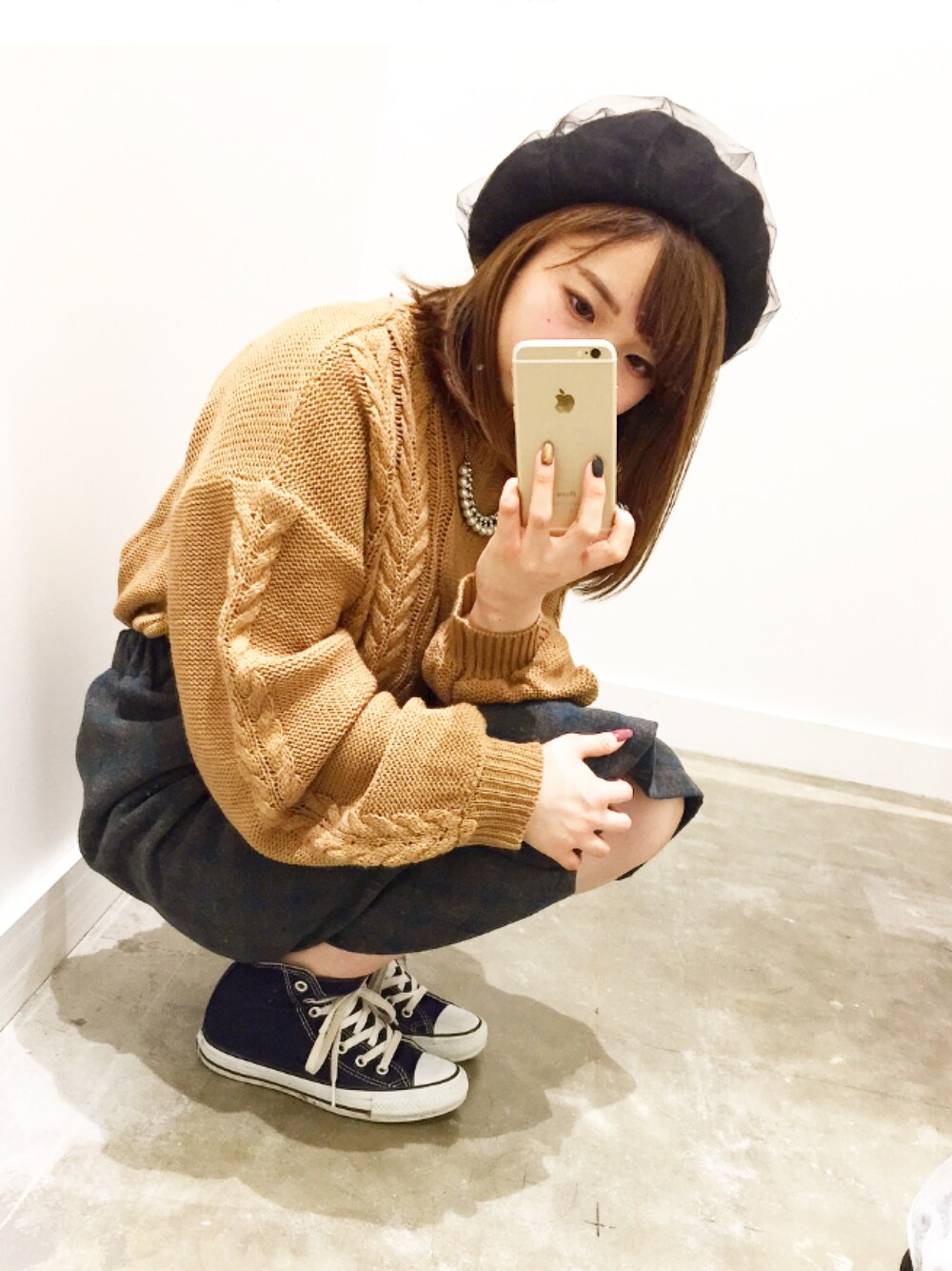 「シンプル、ラクチンコーデ、スニーカー、低身長、おしゃれさんと繋がりたい、プチプラ、ベレー帽、ootd、イーハイフンワールドギャラリー(E hyphen world gallery)、E hyphen world gallary」｜「E hyphen world galleryの・ケーブルハイネックプルオーバー（ニット/セーター、イエロー系）」を使った、みにさん（レディース・145cm）の秋コーディネートの1枚目の写真